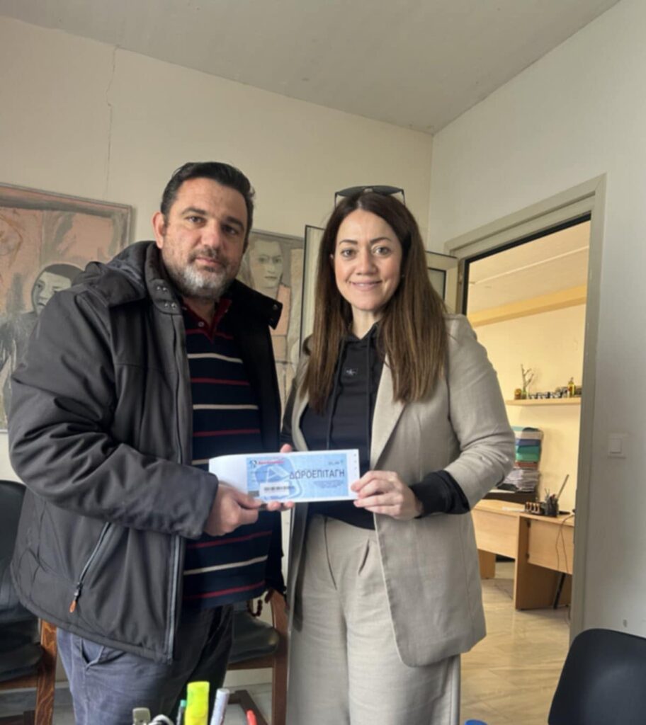 Στο πλαίσιο της συμμετοχής του Δήμου Ιεράπετρας στο ολοκληρωμένο πρόγραμμα για τη διαχείριση μεταχειρισμένων ειδών ένδυσης και υπόδησης και τη σύμβαση που έχει υπογραφεί με την εταιρία «RECYCOM», παραδόθηκαν από εκπρόσωπο της εταιρίας στον αρμόδιο Αντιδήμαρχο καθαριότητας κ. Γιώργο Γιακουμάκη δωροεπιταγές αξίας 300 ευρώ εις ανταπόδοση του προγράμματος, που αφορά τη χρονική περίοδο του 2024.