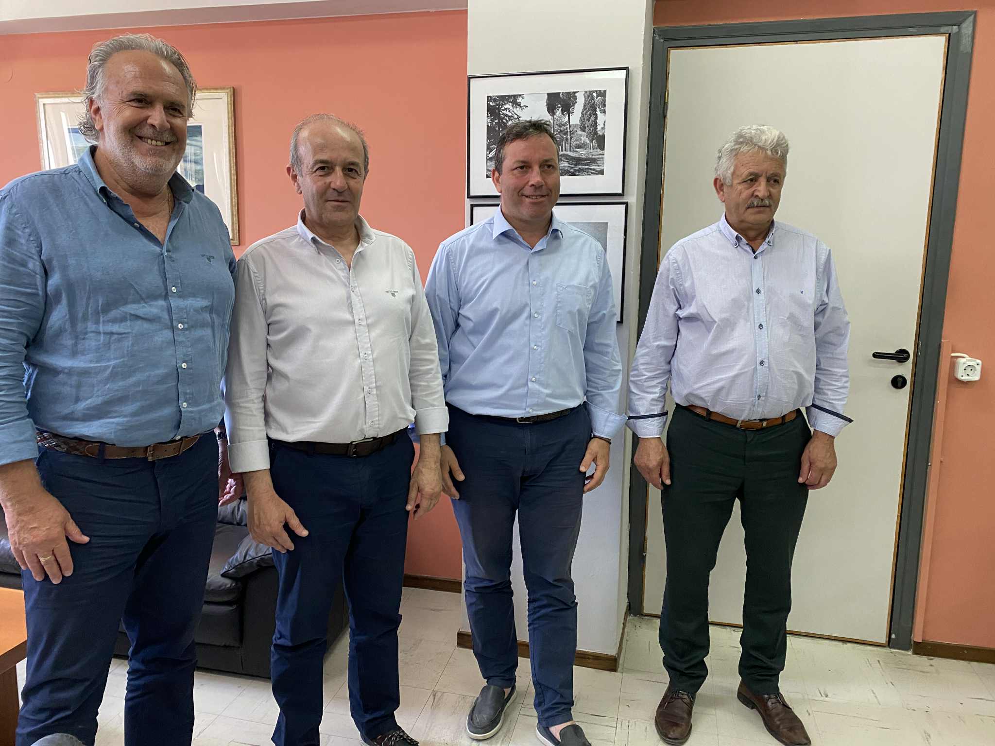Με αφορμή τον σχεδιασμό για την εγκατάσταση ανεμογεννητριών στο Νομό Λασιθίου, πραγματοποιήθηκε στο Δημαρχείο Αγίου Νικολάου